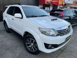 Toyota Hilux SW4