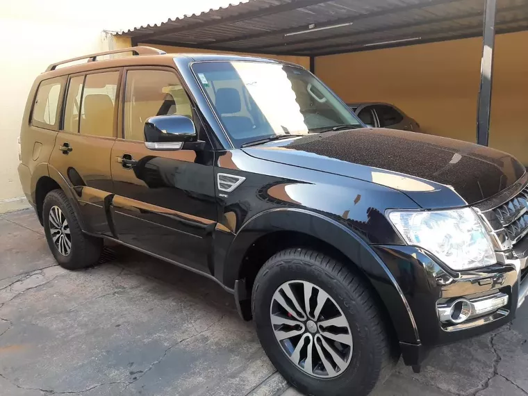 Mitsubishi Pajero Full Preto 9