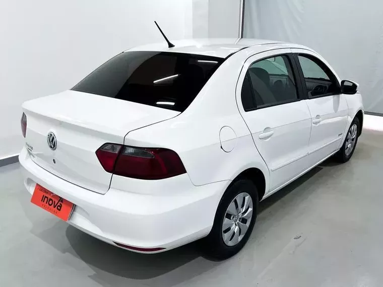 Volkswagen Voyage Branco 11