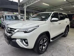 Toyota Hilux SW4