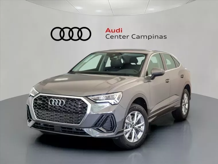 Audi Q3 Cinza 5