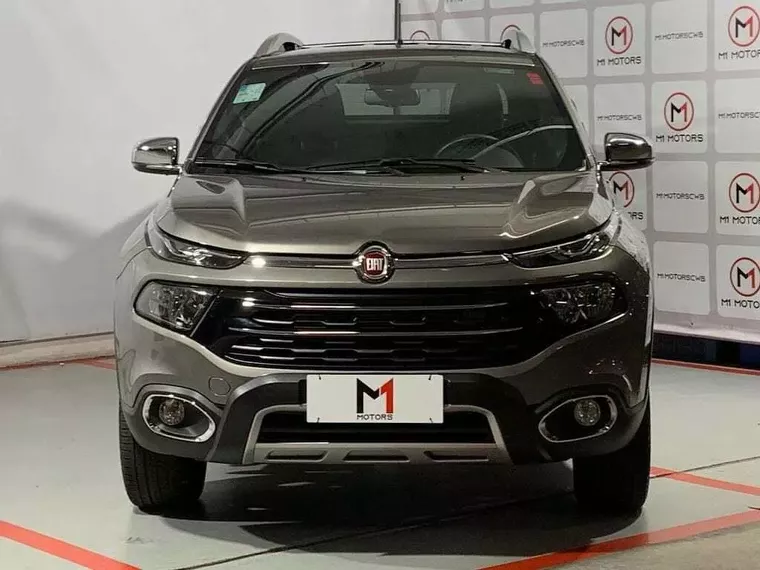 Fiat Toro Cinza 1