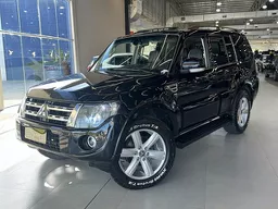 Mitsubishi Pajero Full