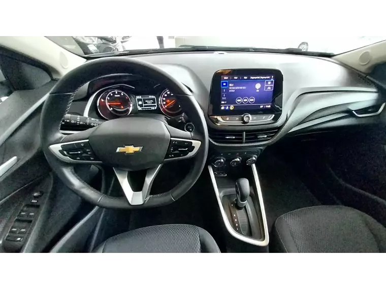 Chevrolet Onix Prata 8