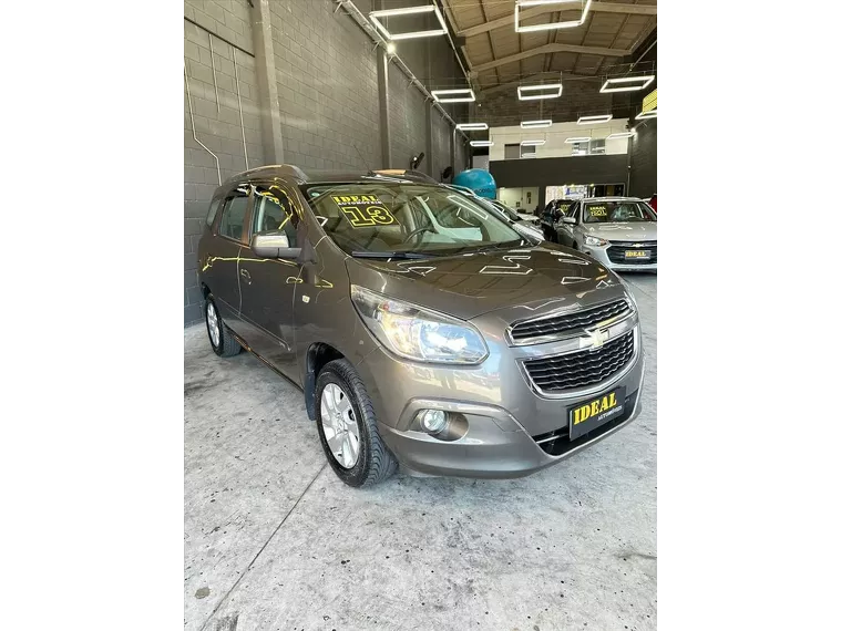 Chevrolet Spin Cinza 1