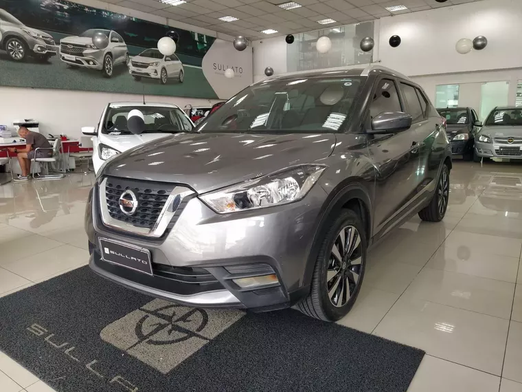 Nissan Kicks Cinza 11