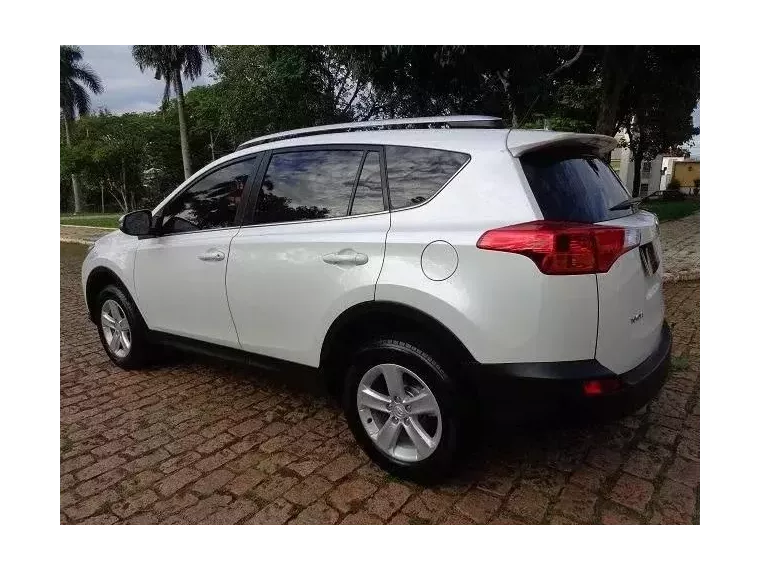 Toyota RAV4 Branco 7