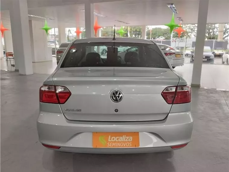 Volkswagen Voyage Prata 2