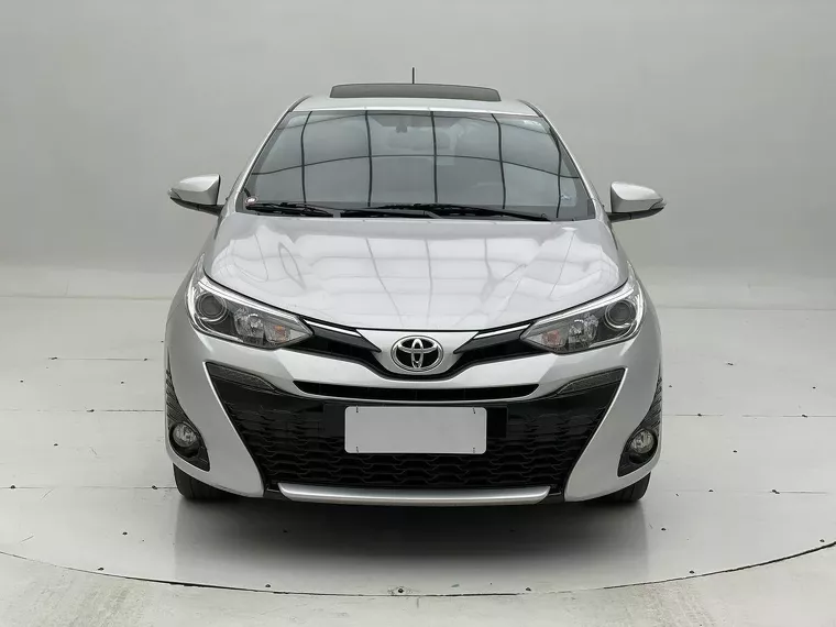 Toyota Yaris Prata 16