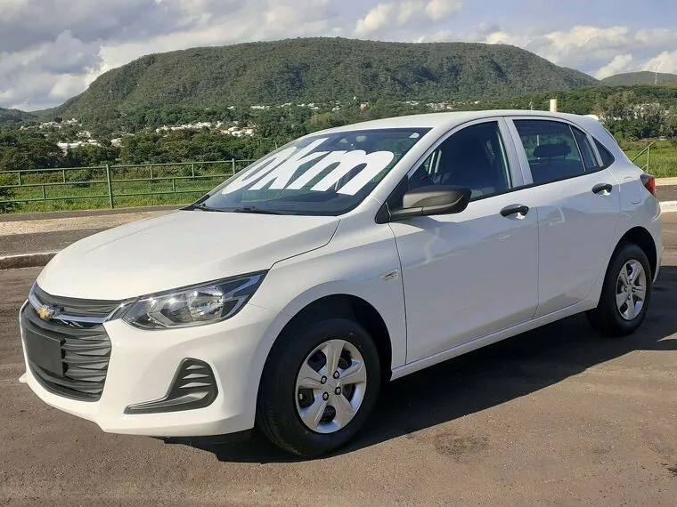 Chevrolet Onix Branco 3