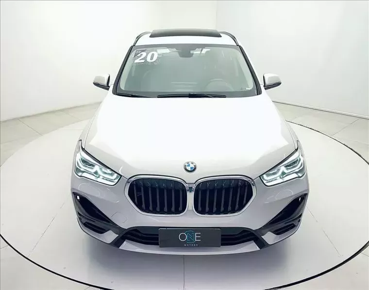 BMW X1 Branco 6