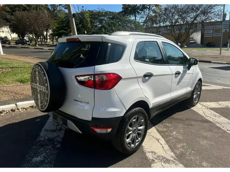 Ford Ecosport Branco 8