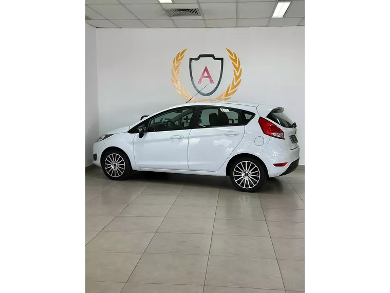 Ford Fiesta Branco 8