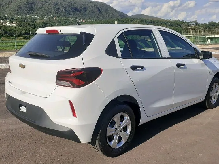 Chevrolet Onix Branco 6