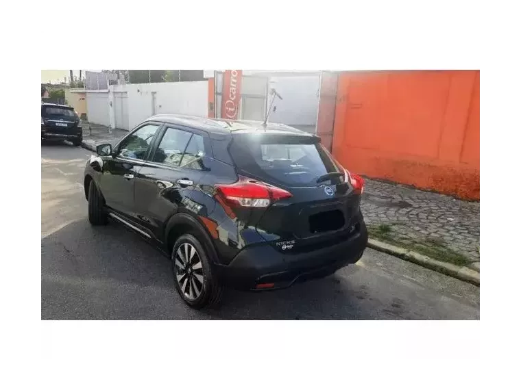 Nissan Kicks Preto 8