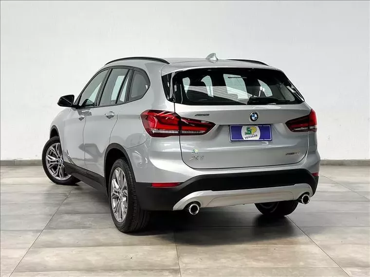 BMW X1 Cinza 13