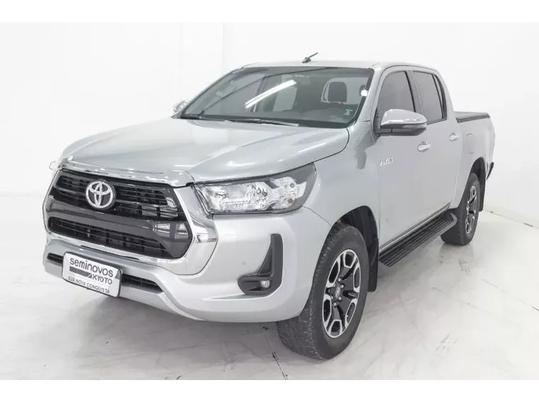 Toyota Hilux Prata 19