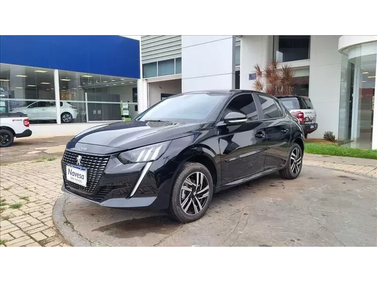 Peugeot 208 Preto 10