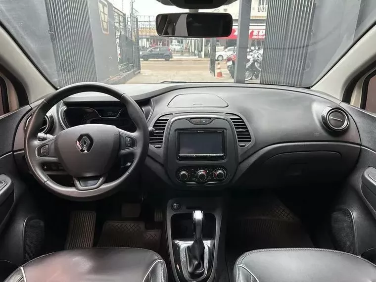 Renault Captur Bege 6