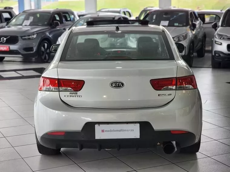 KIA Cerato Prata 11