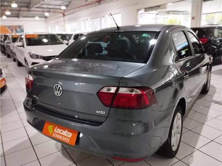 Volkswagen Voyage Cinza 4