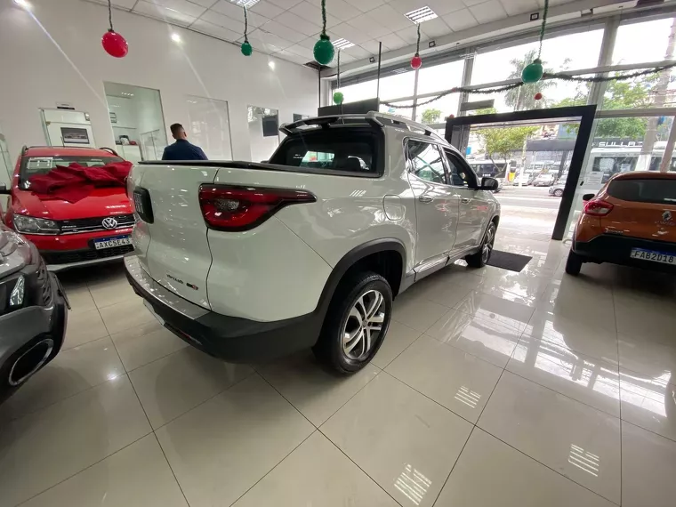 Fiat Toro Branco 12