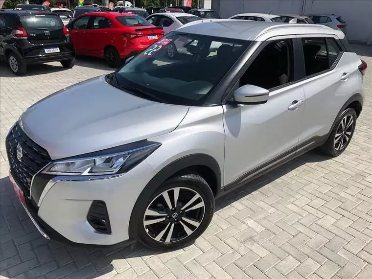 Nissan Kicks Prata 12