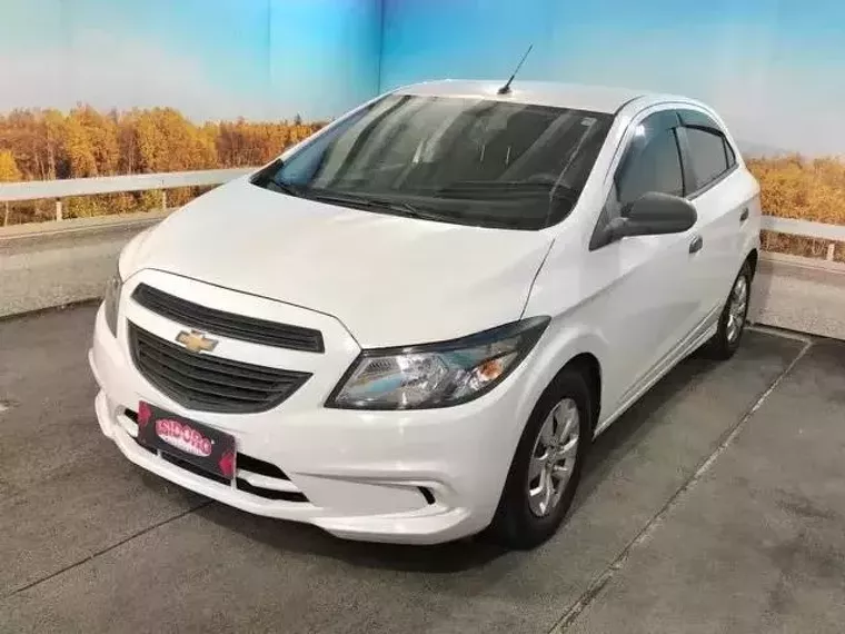 Chevrolet Onix Branco 3