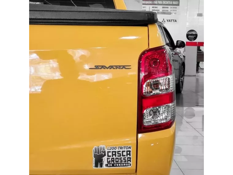 Mitsubishi L200 Triton Amarelo 14