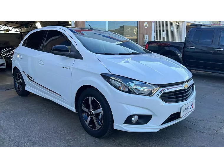 Chevrolet Onix Branco 6