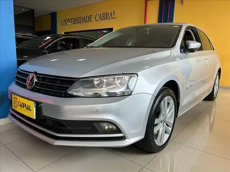 Volkswagen Jetta Prata 4