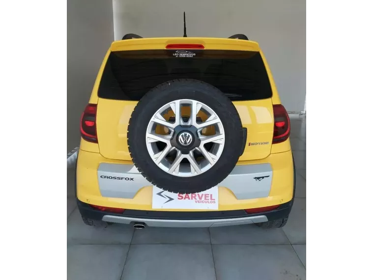 Volkswagen Fox Amarelo 2