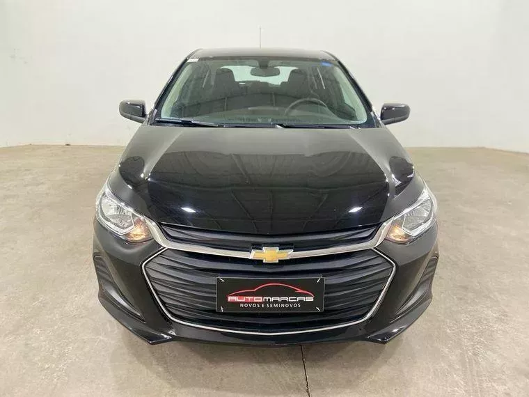 Chevrolet Onix Preto 11