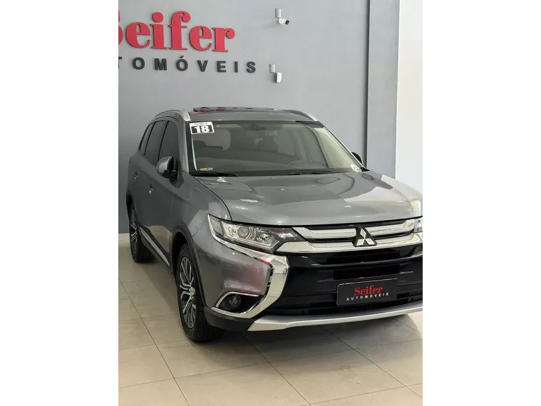 Mitsubishi Outlander Cinza 4