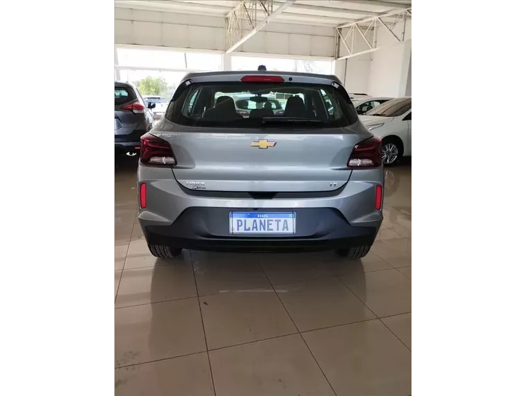 Chevrolet Onix Prata 11