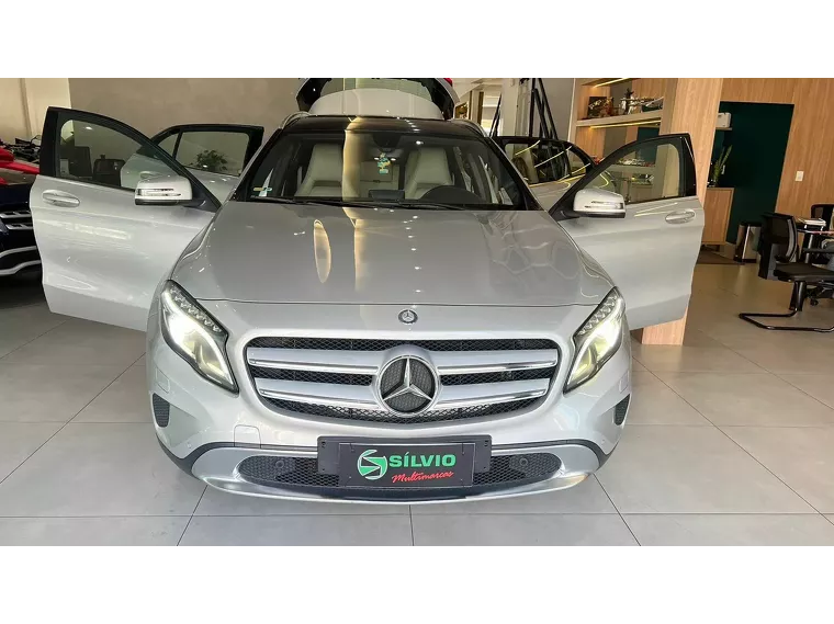 Mercedes-benz GLA 200 Prata 18