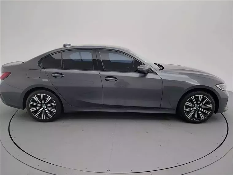 BMW 320i Cinza 2