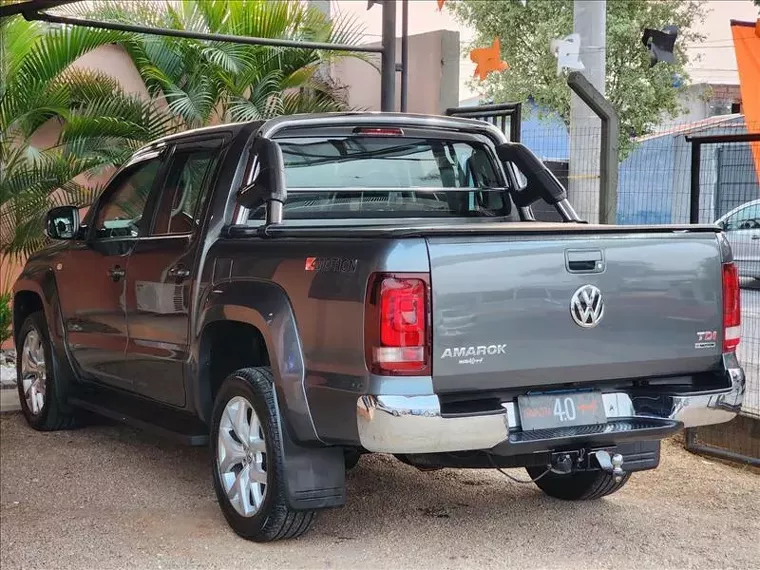 Volkswagen Amarok Cinza 6