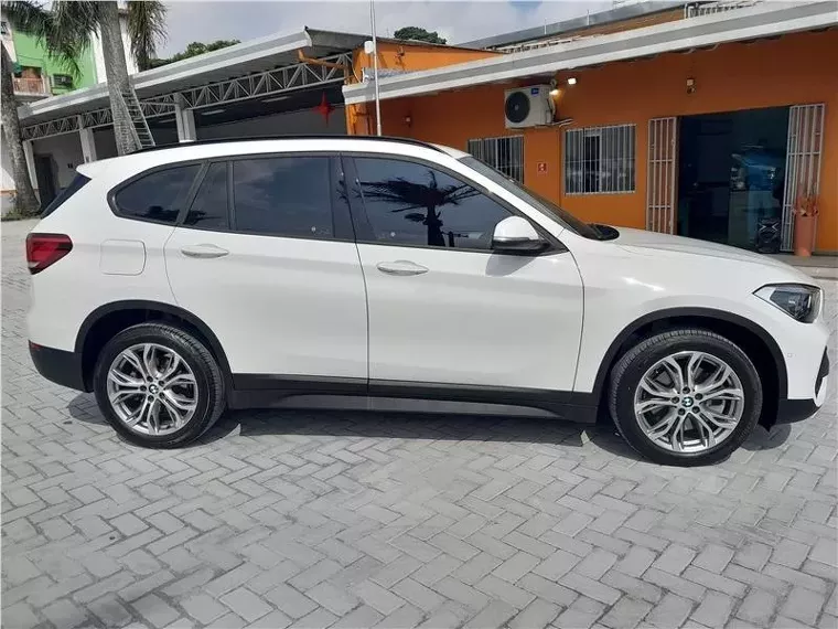 BMW X1 Branco 11