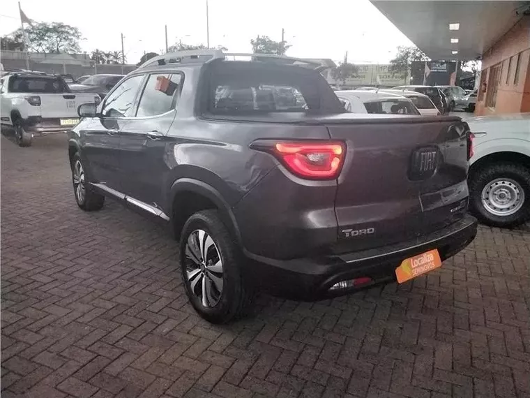 Fiat Toro Cinza 8