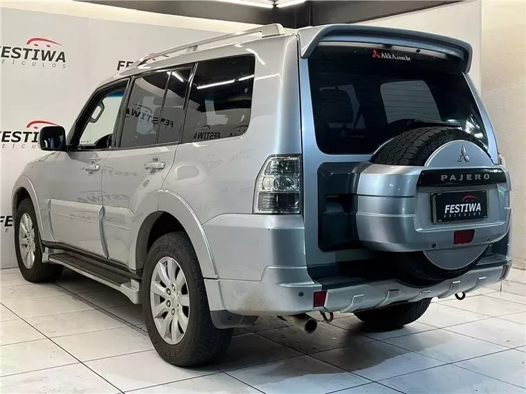 Mitsubishi Pajero Full Prata 9