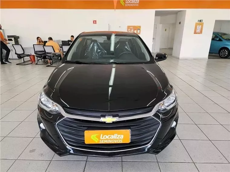 Chevrolet Onix Preto 4