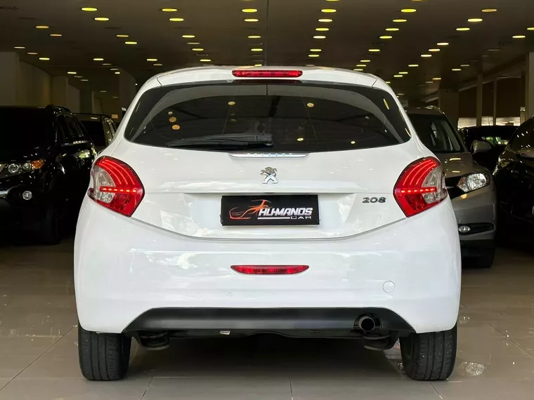 Peugeot 208 Branco 10