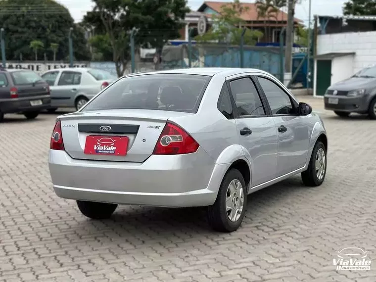 Ford Fiesta Prata 4