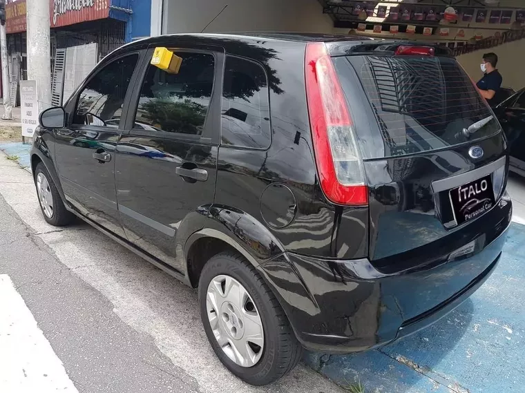 Ford Fiesta Preto 8