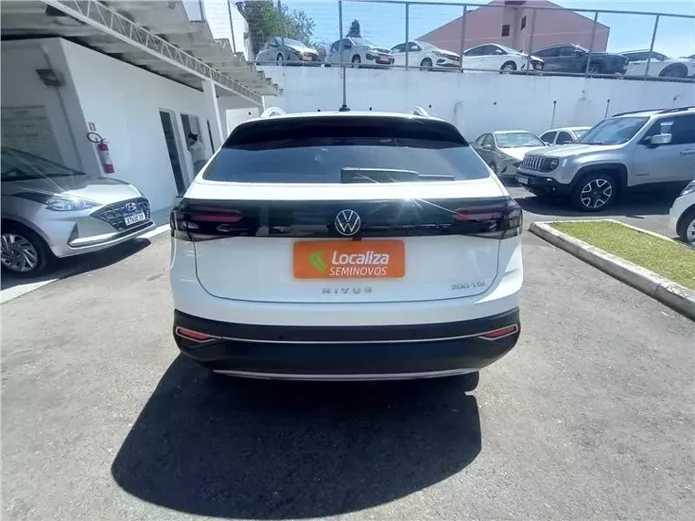 Volkswagen Nivus Branco 2