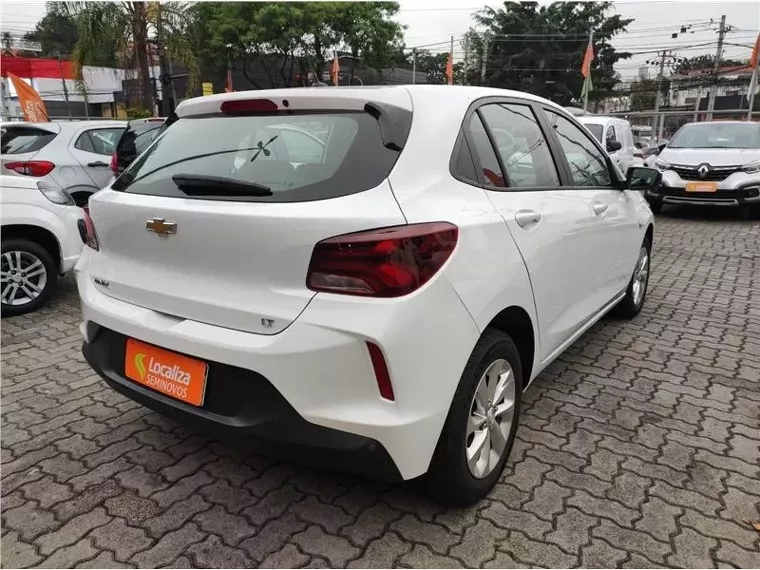 Chevrolet Onix Branco 7