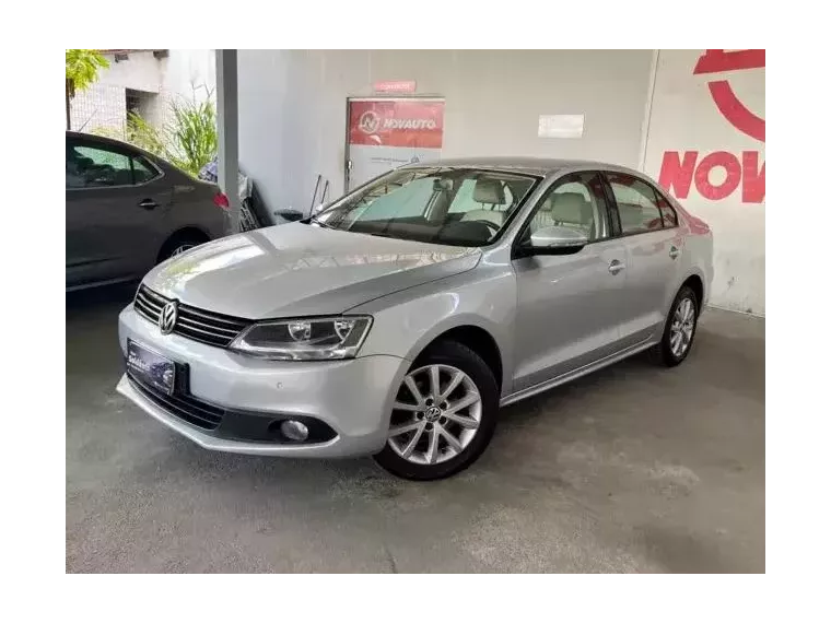 Volkswagen Jetta Prata 4