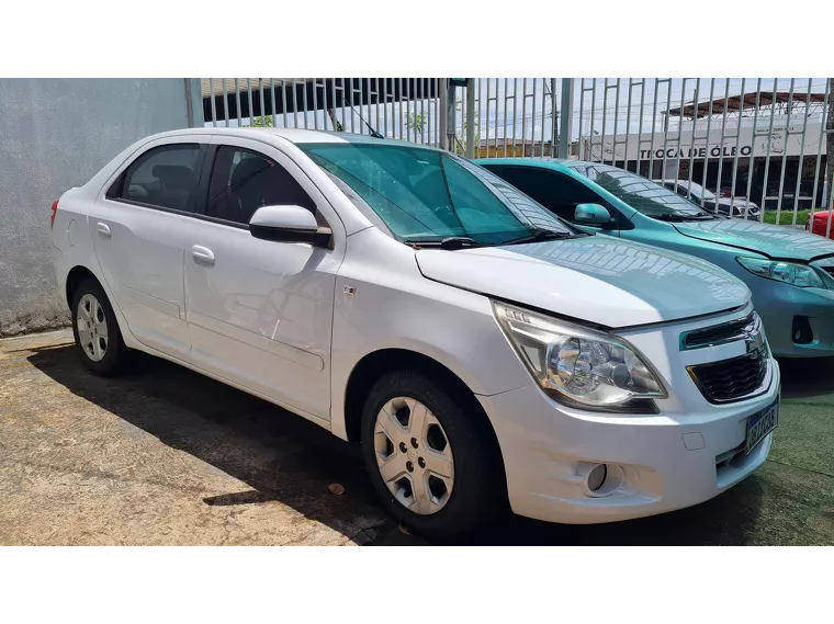 Chevrolet Cobalt Branco 1