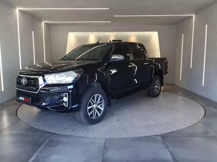 Toyota Hilux Preto 9